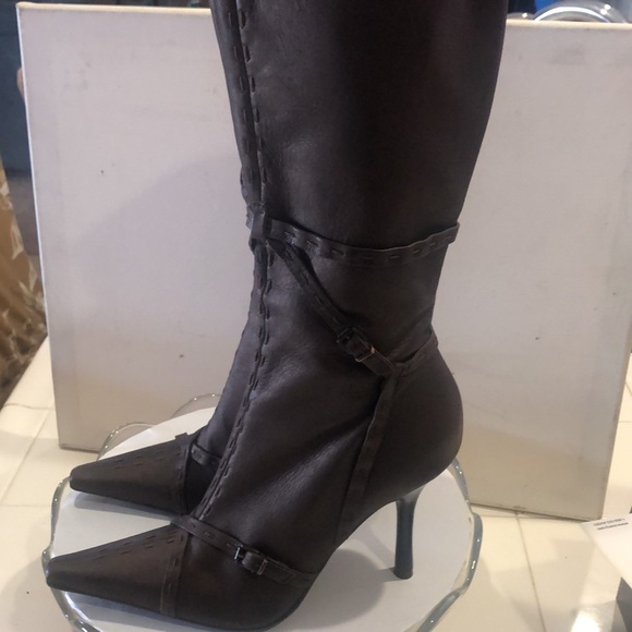 Heeled boots - Picture 2 of 3